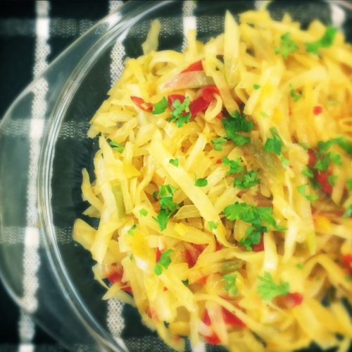 low-carb-stewed-cabbage-with-peppers